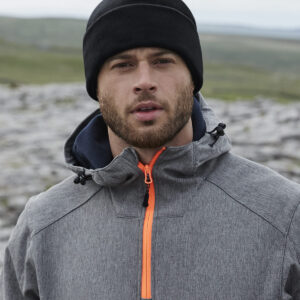 Beanie van gerecyclede fleece met omslag