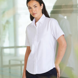 Women's short sleeve classic Oxford shirt