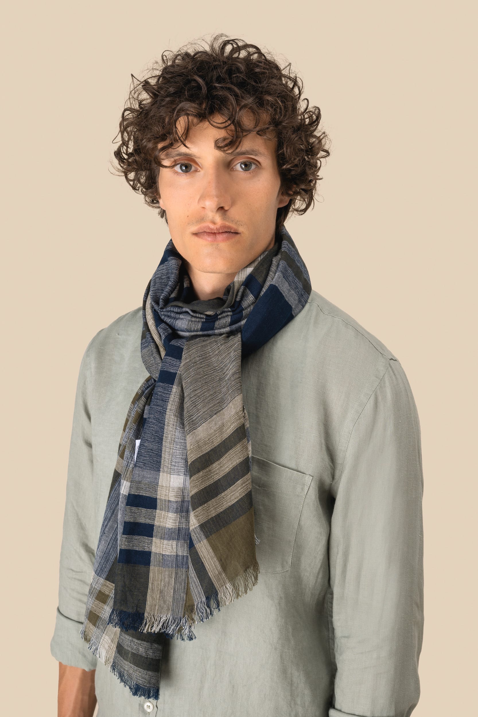 Spasso Uniseks tulbanddoek met ruit- en streepmotief. — Olive Crosschecks Marine
