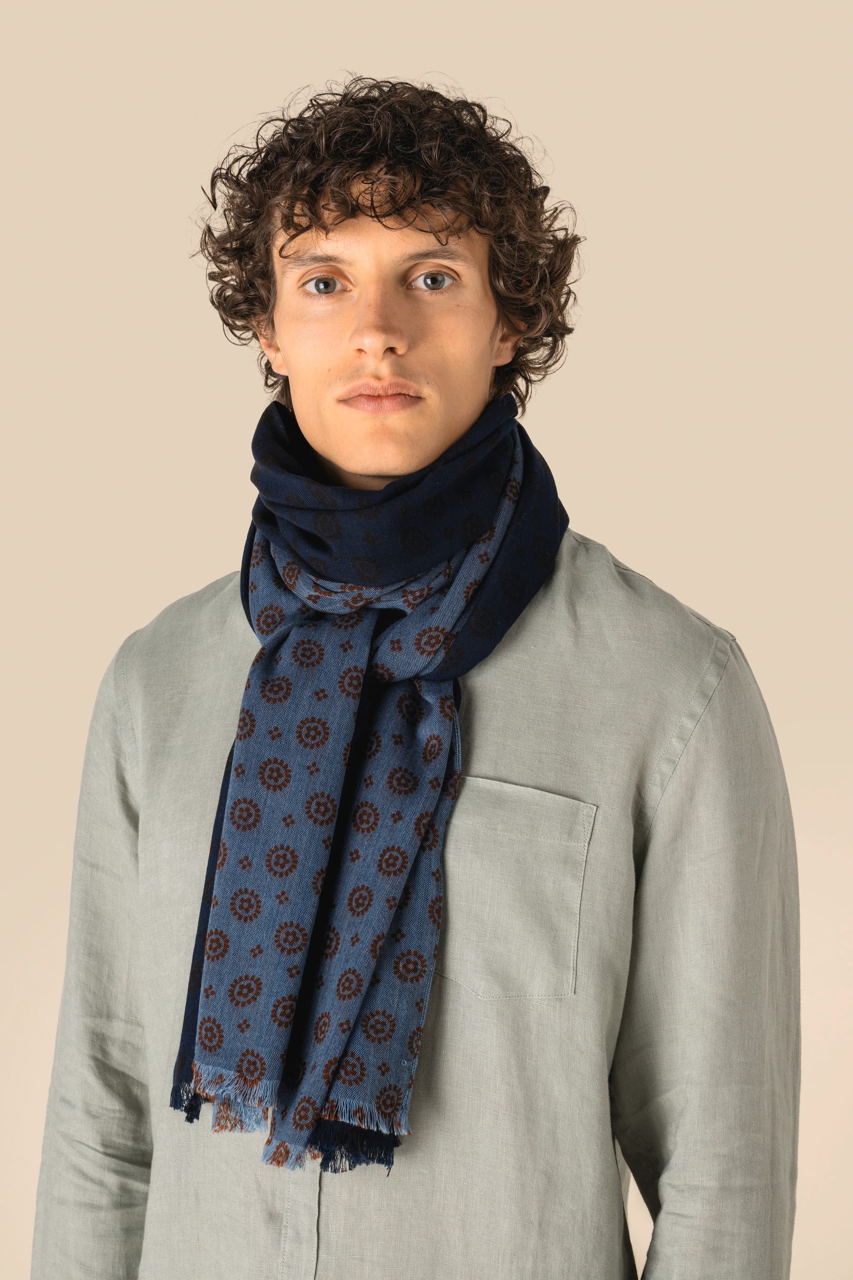 Spasso Uniseks tulbanddoek met bloemenmotief — Blue Garnet Flowers