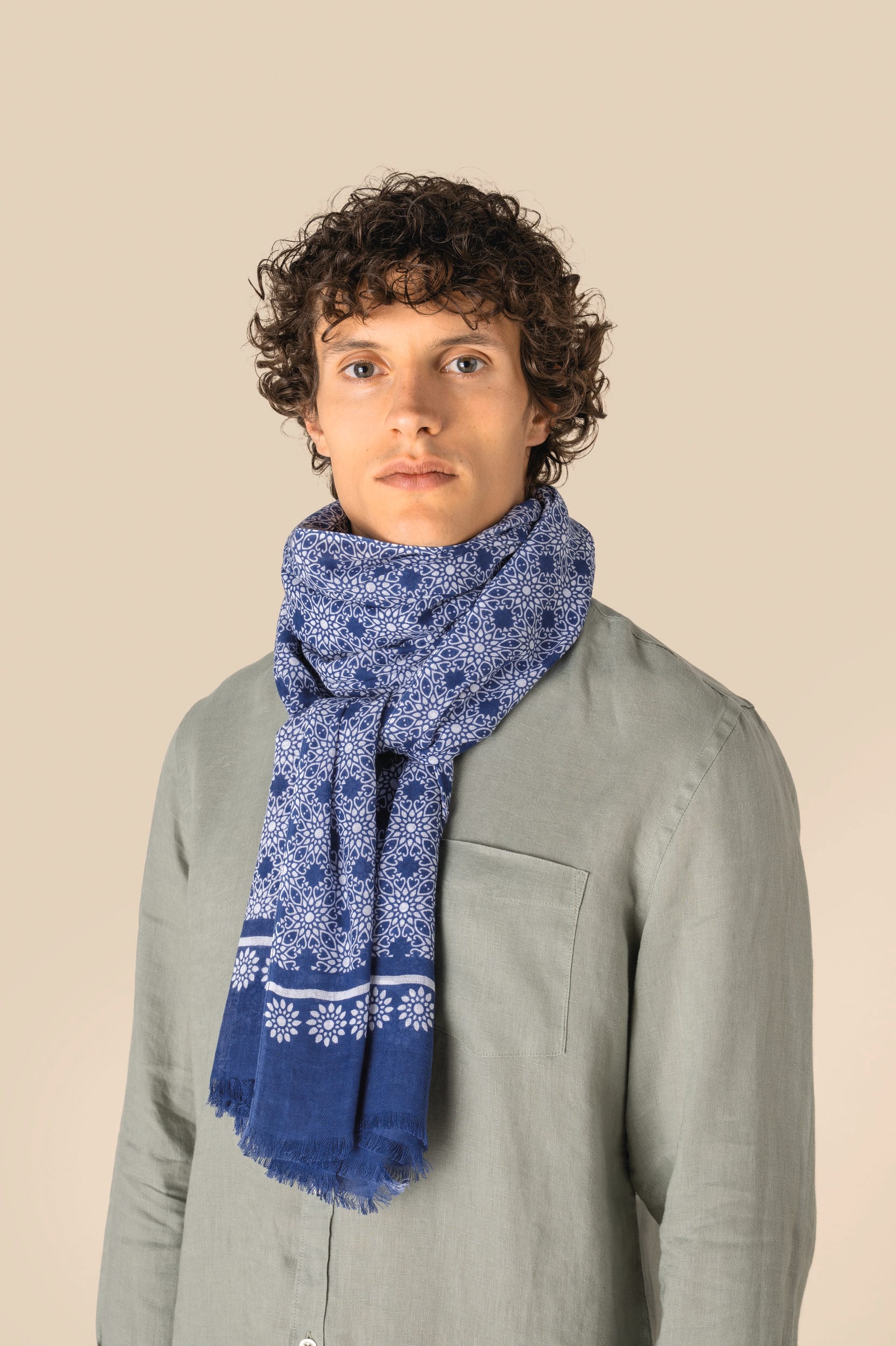 Spasso Uniseks tulbanddoek met bloemenmotief — Blue Floral Mozaic